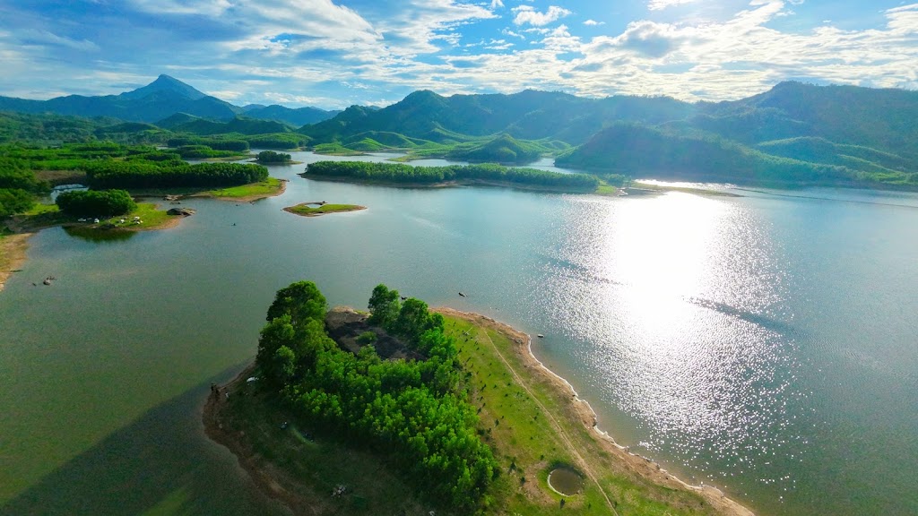 Hồ Trà Lý: Đà Nẵng's Secret Lotus Lake That Locals Love for a Picnic