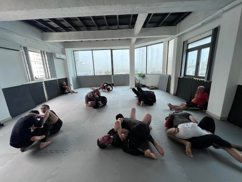 Over Under Submission Grappling @ Team Shark Saigon