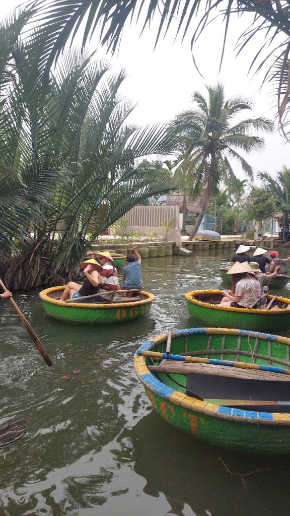 Khu du lịch sinh thái Qua Rừng Dừa