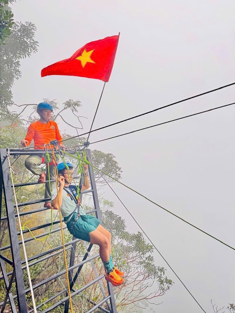 Zipline Thác Đỗ Quyên - Jungle Boss Tours