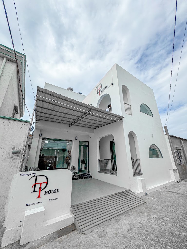 D&T HOUSE