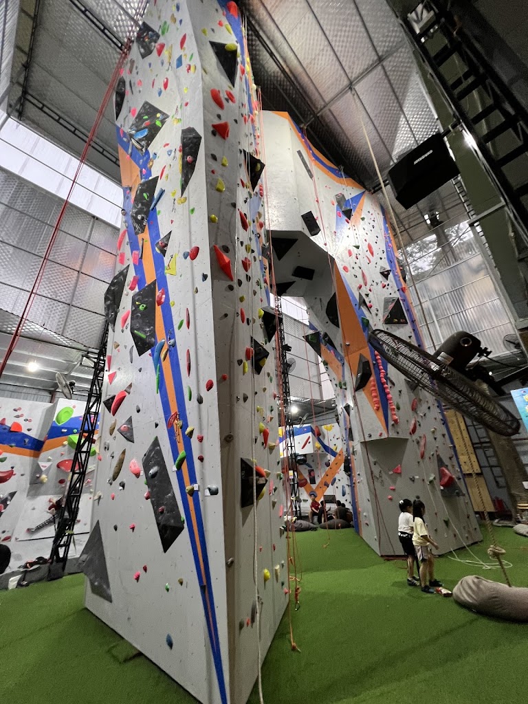 Arch Rock Climbing Hanoi