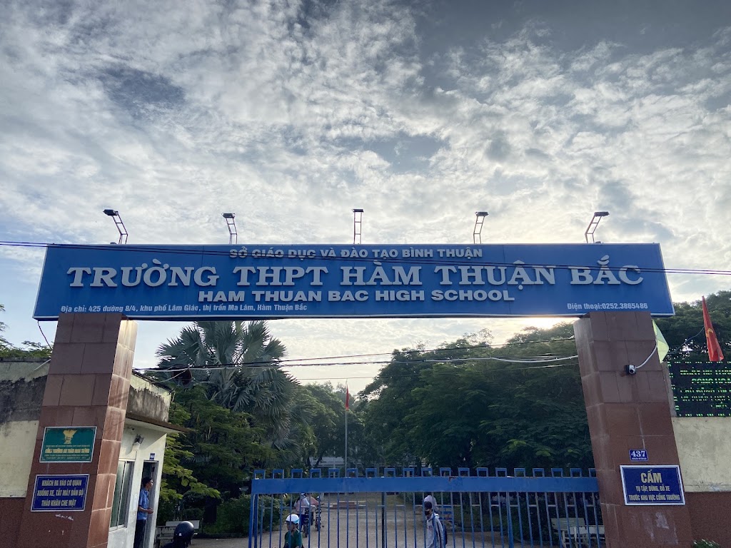 Trường THPT Bạch Đằng